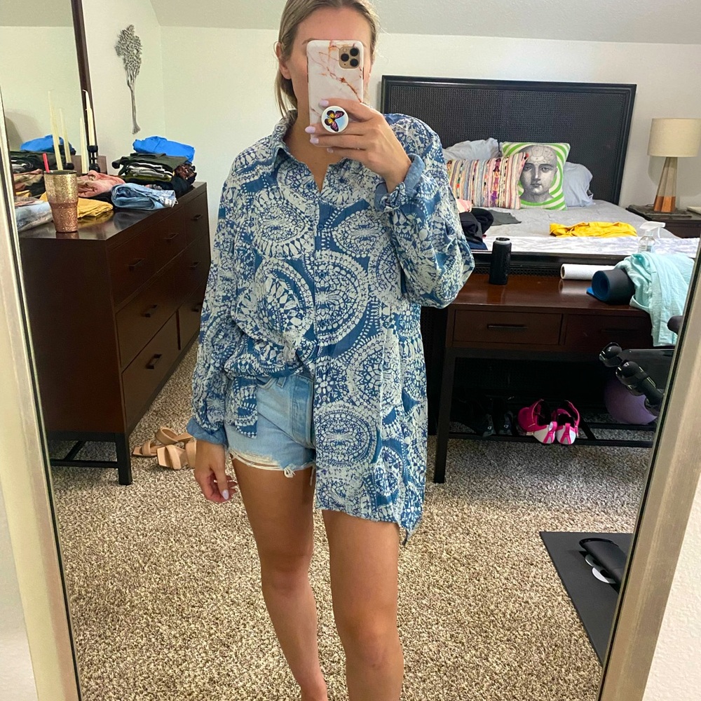 Zac & Rachel Blue and White Paisley Button-Down Shirt
